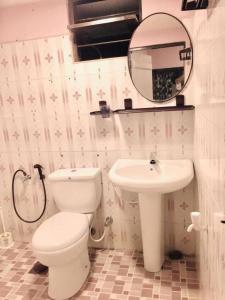 Ванна кімната в AMBALAMA HOSTEL
