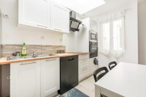 Kuchyňa alebo kuchynka v ubytovaní Grande maison 12Personnes 4CH-2SDB - Êxterieur -proche Lille