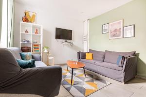 Televízia a/alebo spoločenská miestnosť v ubytovaní Grande maison 12Personnes 4CH-2SDB - Êxterieur -proche Lille