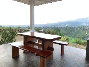 Pemandangan gunung umum atau pemandangan gunung yang diambil dari vila ini