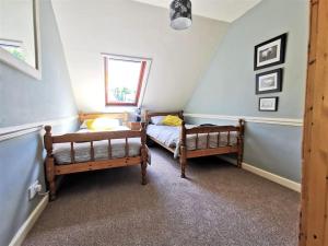 Postel nebo postele na pokoji v ubytování Contractor and Trade Accommodation - West Wales - Ample Parking - Sleeps up to 10