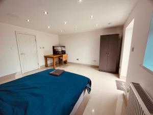 New BedfontLarge and comfy studio flat C near Heathrow的相册照片