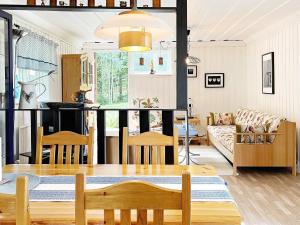 Χώρος καθιστικού στο 4 person holiday home in RIMBO-By Traum