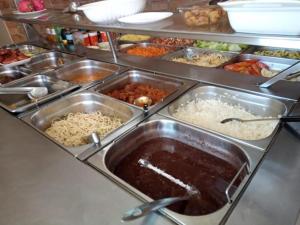 Comida no apartamento ou em algum lugar perto