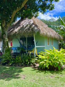 Сад в Linareva Moorea Beach Resort