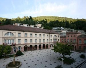 Nespecifikovaný výhled na hory nebo výhled na hory při pohledu z hotelu