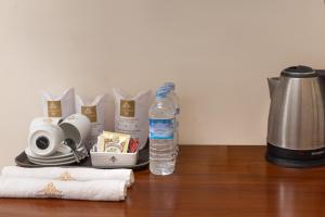 Set per la preparazione di tè e caffè presso Hotel Cassendra