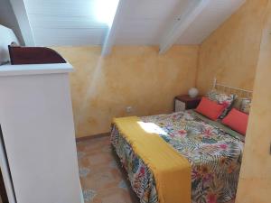 En eller flere senge i et værelse på Playa del cuartel La Azohia, Cartagena