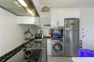 Imagen de la galería de Residence w Balcony and Shared Pool 7 min to Coast, en Mahmutlar
