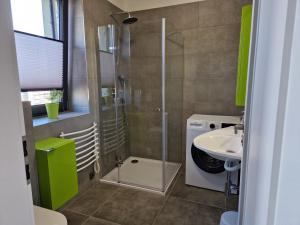 Kúpeľňa v ubytovaní CHALET HOUBOVÝ VRCH + 29 fotografií