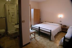 Koupelna v ubytování Albergo-Ristorante"Parco alle Noci"tra la Cascata delle Marmore,Labro e valle Santa di S Francesco
