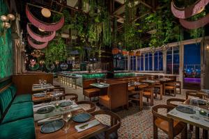 Restoran atau tempat lain untuk makan di Moxy Downtown Los Angeles