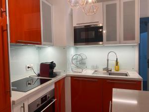 Kuchyňa alebo kuchynka v ubytovaní Bel appartement de 65 m2