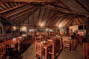 A restaurant or other place to eat at Rancheria Utta
