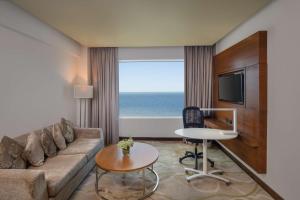 TV in/ali zabaviščno središče v nastanitvi Radisson Hotel Colombo