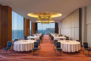 Predel za sedenje v nastanitvi Radisson Hotel Colombo