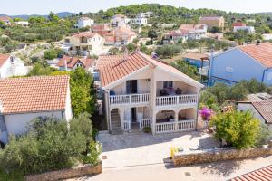 Το κτήριο όπου στεγάζεται  το διαμέρισμα