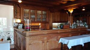 Nápoje v ubytování Käfernberg - Weinhotel