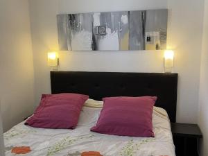 Postel nebo postele na pokoji v ubytování Charmant 3P 5 pers. à 300m des pistes avec balcon et parking, Chantemerle - FR-1-762-35