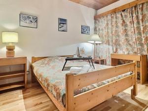 Ліжко або ліжка в номері Appartement Val-d'Isère, 3 pièces, 6 personnes - FR-1-411-898