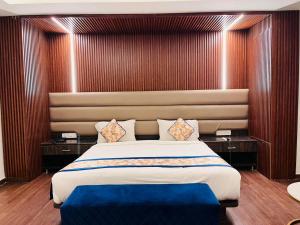 Fotografie z fotogalerie ubytování Hotel Myriad v destinaci Lakhnaú