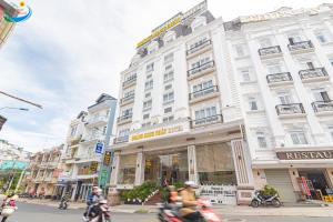 Hosté ubytování Hoang Minh Chau Ba Trieu Hotel