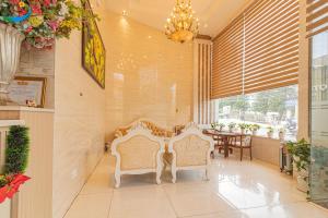 Posezení v ubytování Hoang Minh Chau Ba Trieu Hotel + 37 fotografií