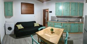 A kitchen or kitchenette at Perla marina