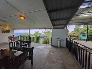 Balkón nebo terasa v ubytování Kundasang Mama's Guest House