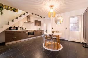Dapur atau dapur kecil di Duplex Coeur de Mons 64-2