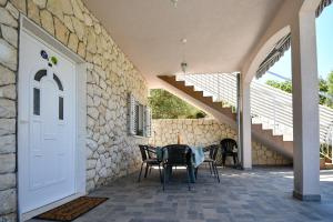 Fotografia z galérie ubytovania Apartments by the sea Sevid, Trogir - 15404 v Sevide