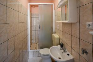 Kúpeľňa v ubytovaní Apartments by the sea Sevid, Trogir - 15404 + 27 fotografií
