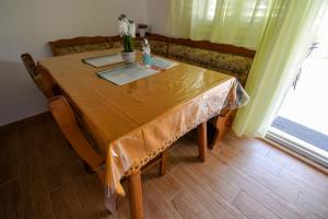 Fotografia z galérie ubytovania Apartments by the sea Sevid, Trogir - 15404 v Sevide