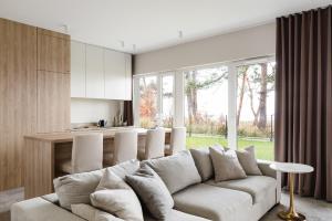 Posedenie v ubytovaní LET'S SEA - 2 Bedroom - Premium Baltic Apartment with Front Sea View Garden and SPA access