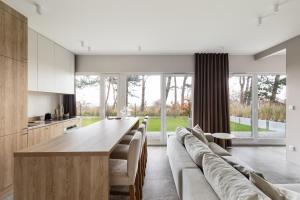 Posedenie v ubytovaní LET'S SEA - 2 Bedroom - Premium Baltic Apartment with Front Sea View Garden and SPA access