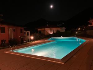 Bazén v ubytování Happy Guest Apartments - Lake View and Pool nebo v jeho okolí + 11 fotografií