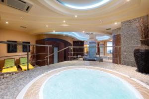 Бассейн в Alexandros Palace или поблизости