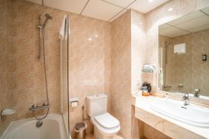 Abba Ordino Babot Hotel的一间浴室