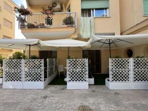 Balkón nebo terasa v ubytování Glicine room Sperlongaresort