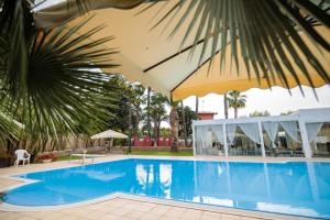 Bazén v ubytování B&B Villa Adriana nebo v jeho okolí
