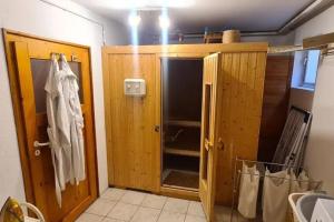 Koupelna v ubytování Modern townhouse, quiet and close to the centre. + 9 fotografií