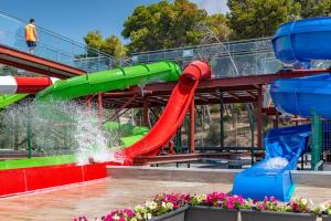 Bazén v ubytovaní Hotel Best Lloret Splash alebo v jeho blízkosti