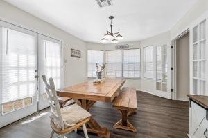 Gallery image of Quiet 4BR Farmhouse: Ideal Family Retreat in Whitney +40 photos