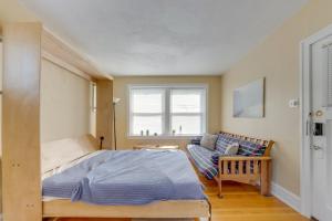 Fotografie z fotogalerie ubytování Bright St Louis Abode 5 Mi to Forest Park! v destinaci Southhampton + 17 fotografií