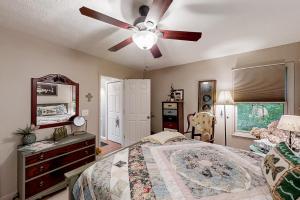 Postel nebo postele na pokoji v ubytování Pisgash Cottage