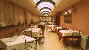 Restavracija oz. druge možnosti za prehrano v nastanitvi Hotel De Paris