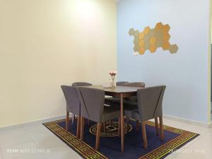 Photo de la galerie de l'établissement Loving Homestay Pantai Sepat, Kuantan, à Kuantan