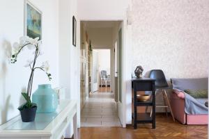 A seating area at Casa di Crissy - centro Como