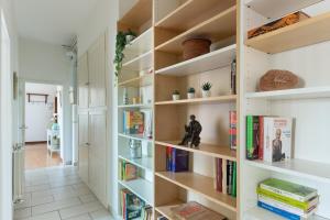 The library in Az apartmant