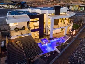 Πισίνα στο ή κοντά στο MASTERPIECE at Copper Rock!